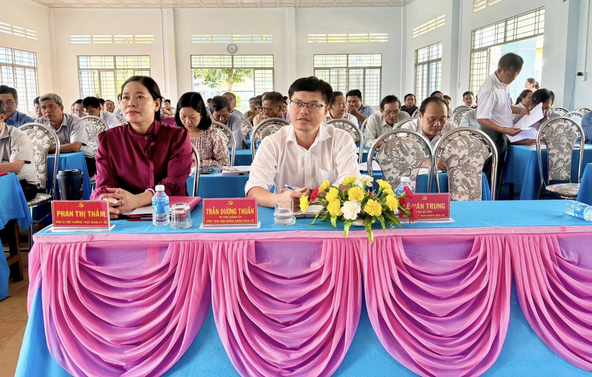 Phước Long tham dự Hội nghị trực tuyến của Tỉnh ủy Vĩnh Long về quán triệt, triển khai Nghị quyết Đại hội đại biểu Đảng bộ tỉnh lần thứ I, nhiệm kỳ 2025 - 2030; cùng các quy định, kế hoạch và hướng dẫn về kiểm điểm, đánh giá, xếp loại chất lượng đối với tập thể, cá nhân trong hệ thống chính trị