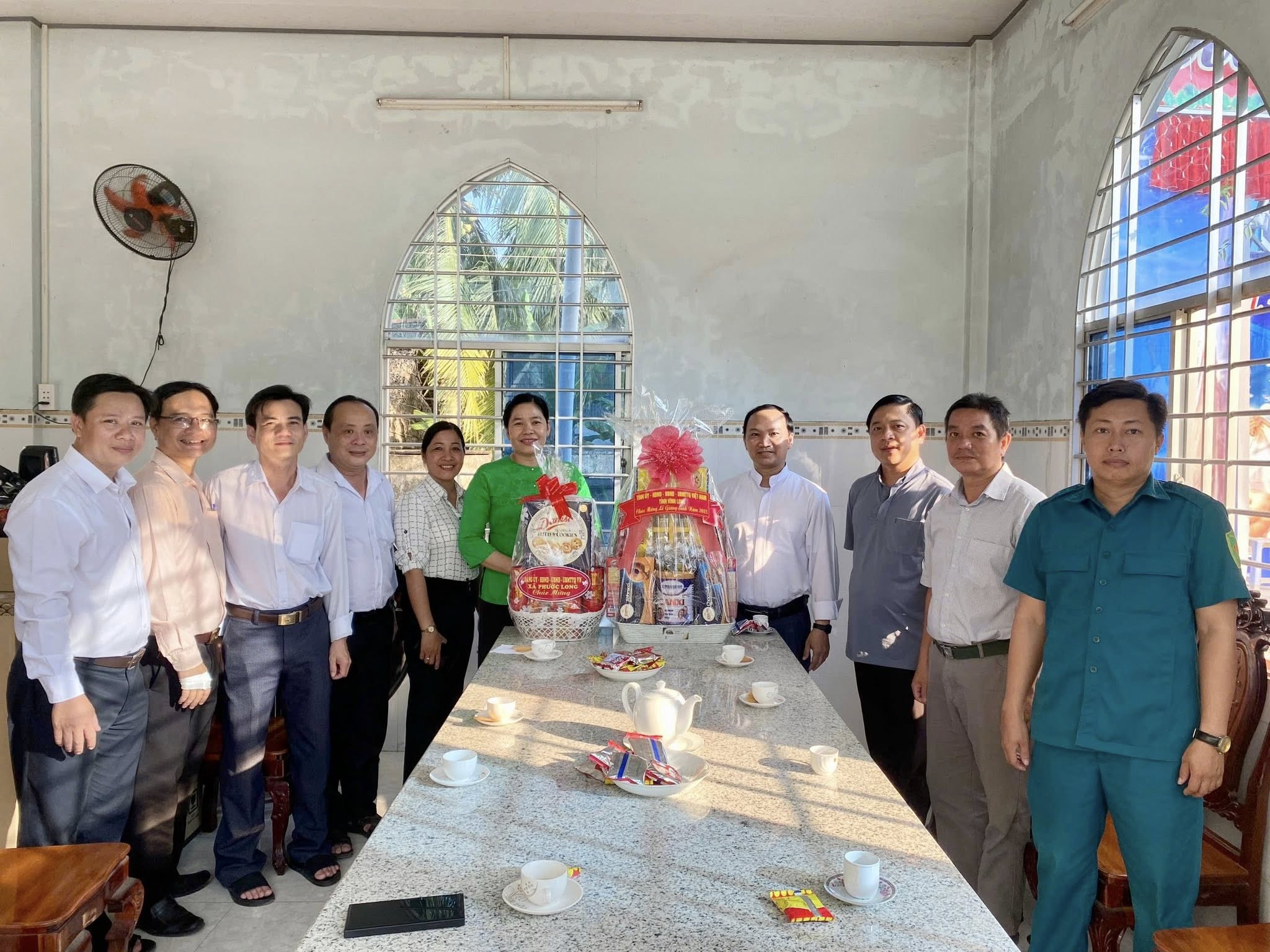Lãnh đạo xã Phước Long thăm, chúc mừng các cơ sở tôn giáo nhân dịp giáng sinh năm 2025 